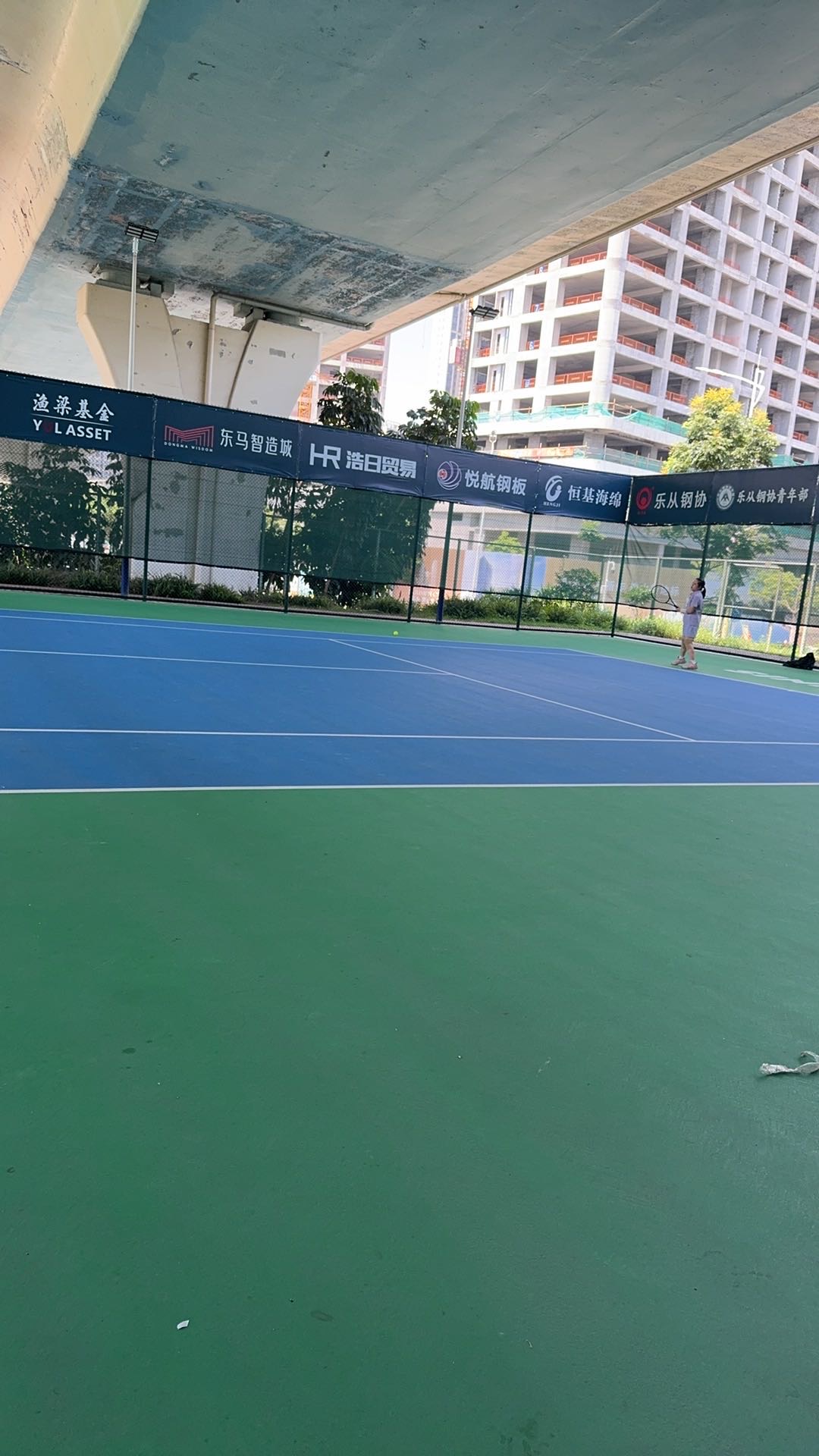 LC tennis位于广东省佛山市顺德区华阳南路附近,可在网球地图查看佛山市网球场订场方式。提供室外场、硬地场等场地。参考起价70元/小时起。